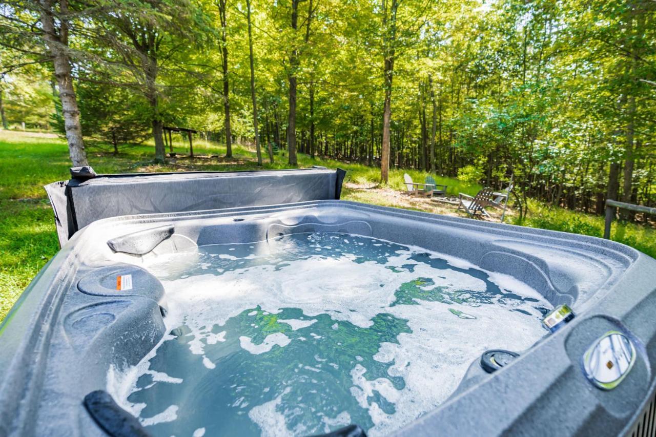 River Access Cabin With Hot Tub, Fire Pit, & Wifi! Morton Grove Dış mekan fotoğraf
