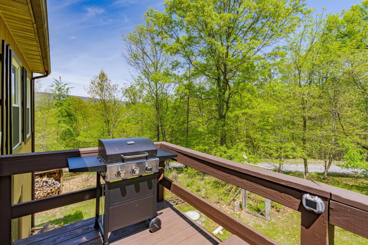 River Access Cabin With Hot Tub, Fire Pit, & Wifi! Morton Grove Dış mekan fotoğraf